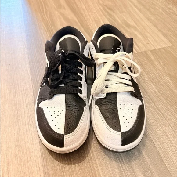 Women’s Air Jordan 1 Low SE ‘Homage’ Leather Sneakers - Picture 2 of 6